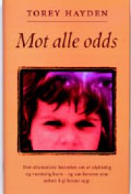 Bokomslag for "Mot alle odds" av Cappelen Damm AS, en innbundet memoar eller biografi med tittel og forfatter.