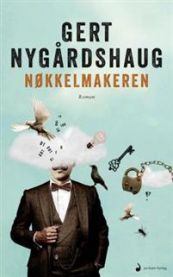 Nøkkelmakeren roman i innbundet utgave, skjønnlitteratur med en illustrasjon av en nøkkel på forsiden.