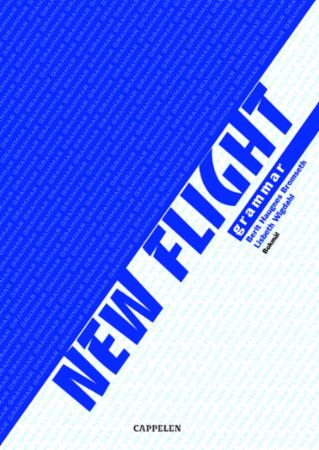 Ny Flight Grammar skolebok fra Cappelen, viser åpen bok med grammatikksider og markerte eksempler i farger.