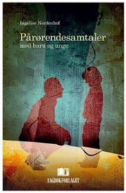 Illustrasjon av en bokside om pårørendesamtaler med barn og unge innen sosiologi, utgitt av Fagbokforlaget.