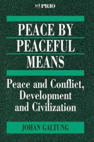 Pocketutgave av Peace by Peaceful Means fra Sage Publications, sosiologi om fred, konflikt og sivilisasjonsutvikling.