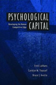 Bokomslag for "Psychological Capital" av Oxford University Press, viser en bok med tittel om organisasjon og psykologi.