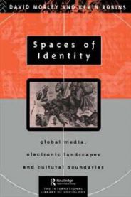 Bilde av boken "Spaces of Identity (Pocket)" om kunst og kultur, med digitalt landskap og kulturelle grenser, av Taylor & Francis.