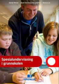 Bilde av læremateriell om spesialundervisning i grunnskolen, utgitt av Fagbokforlaget, viser pedagogiske verktøy og ressursmateriell.