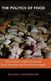 Bokomslag for "The Politics of Food" av Praeger Publishers, om matpolitikk og global matkonflikt, med bilder av mat og land.