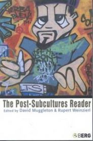 Bilde av "The Post-Subcultures Reader" pocketbok om kunst og kultur fra Berg Publishers, med bokomslag og tittel synlig.