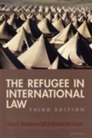 Bokomslag for "The Refugee in International Law" pocketutgave av Oxford University Press, med tittel og forlag visible.