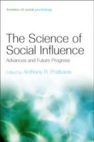 Bokomslag for "The Science of Social Influence" innen psykologi, utgitt av Taylor & Francis, viser en illustrasjon av sosiale nettverk.
